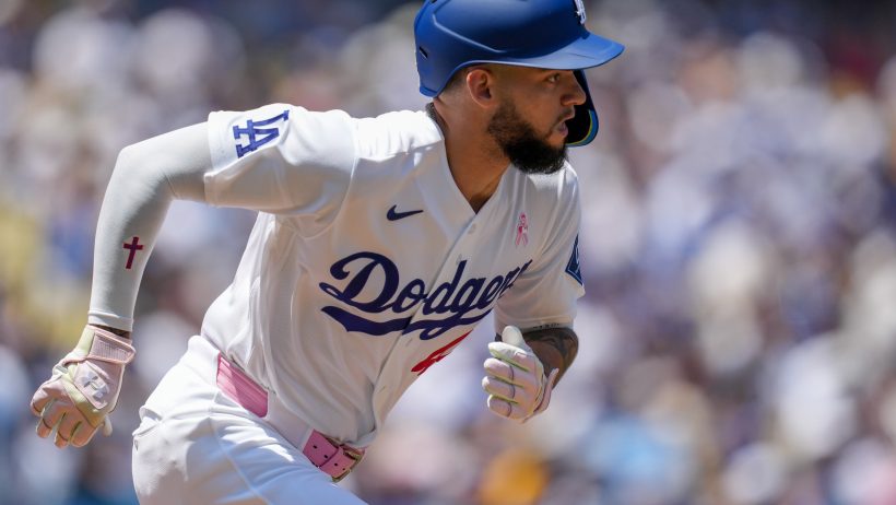 Andy Pages singles versus the Braves at Dodger Stadium.