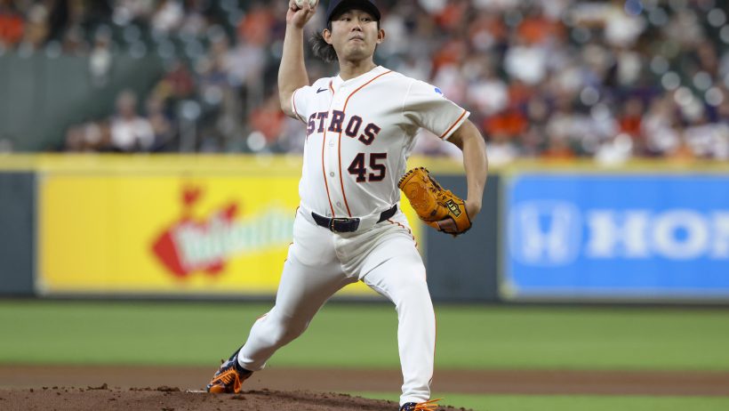 Tatsuya Imai throws a pitch