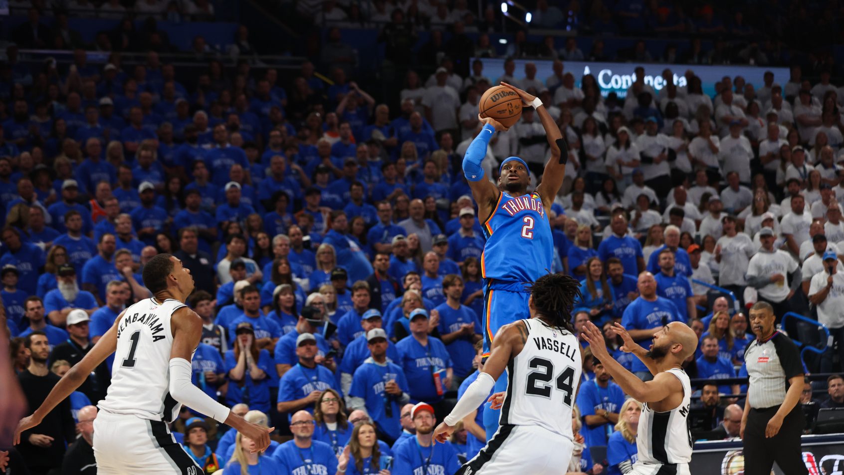 SHAI-GILGEOUS-ALEXANDER-JOGADOR-NBA-OKLAHOMA-CITY-THUNDER