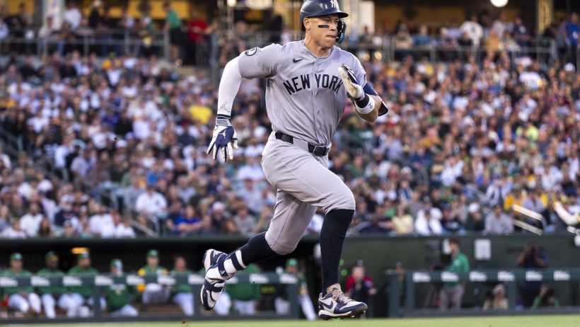 Aaron Judge running for the New York Yankees
