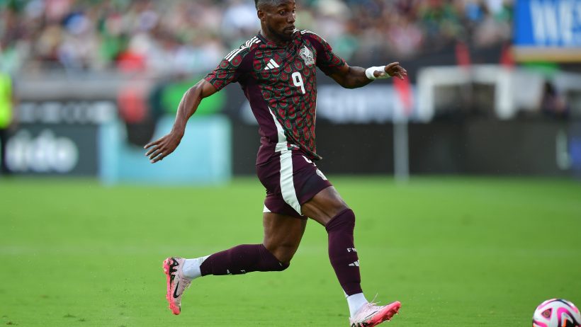 Mexico forward Julian Quinones runs with the ball