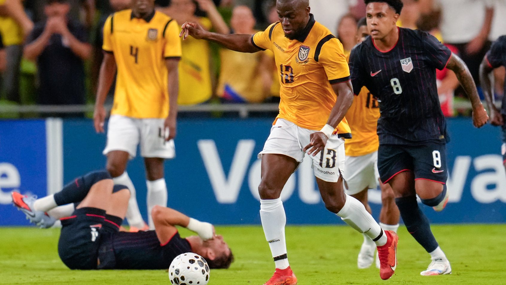 ENNER-VALENCIA-ATACANTE-EQUADOR