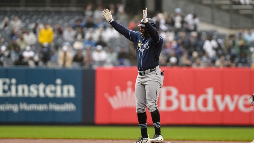 Yandy Díaz reaction at second base