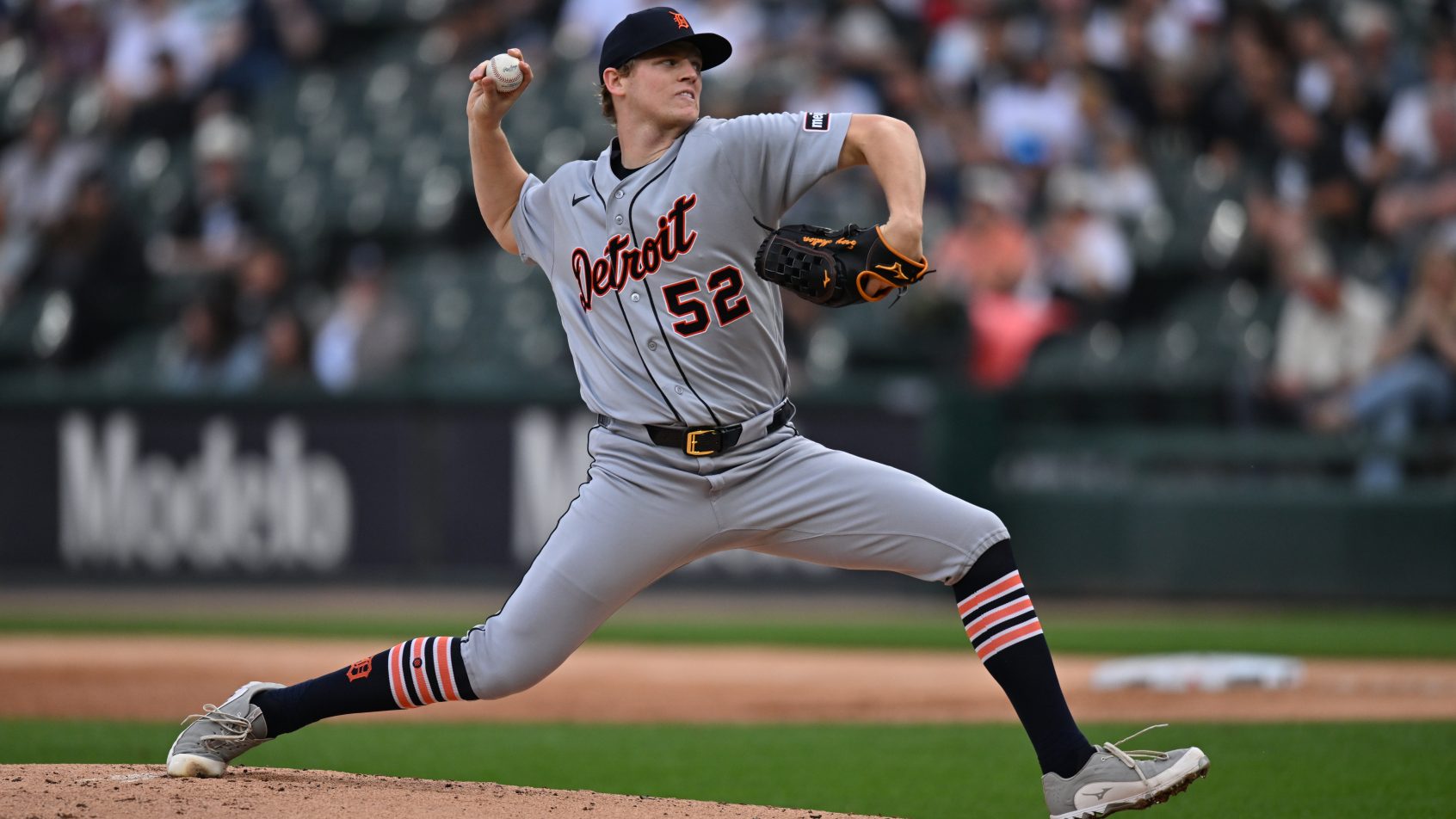 Troy Melton throws pitch