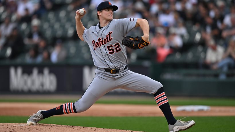 Troy Melton throws pitch