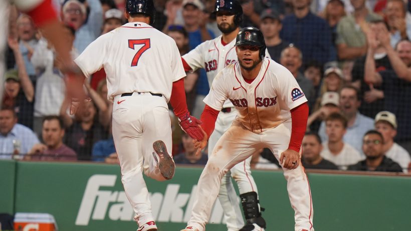 Willson Contreras celebrates at home plate