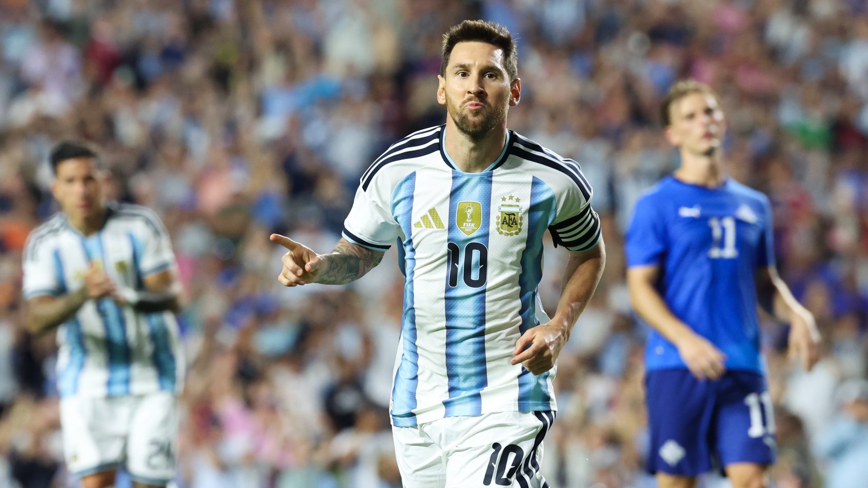 LIONEL-MESSI-CELEBRA-GOL-ARGENTINA-COPA-DO-MUNDO