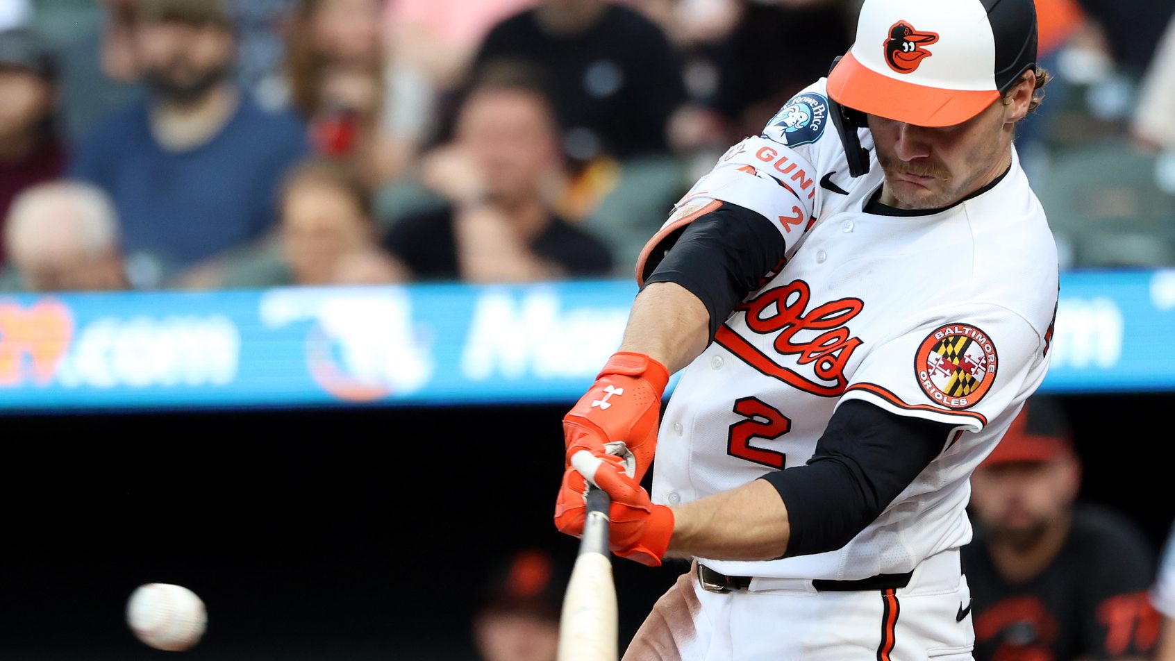 Gunnar Henderson smacks a hit versus the Mariners.