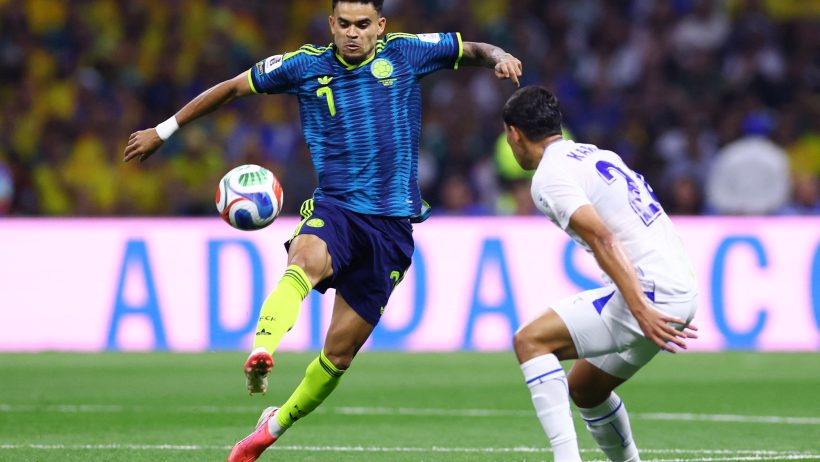 Colombia's Luis Diaz controls the ball