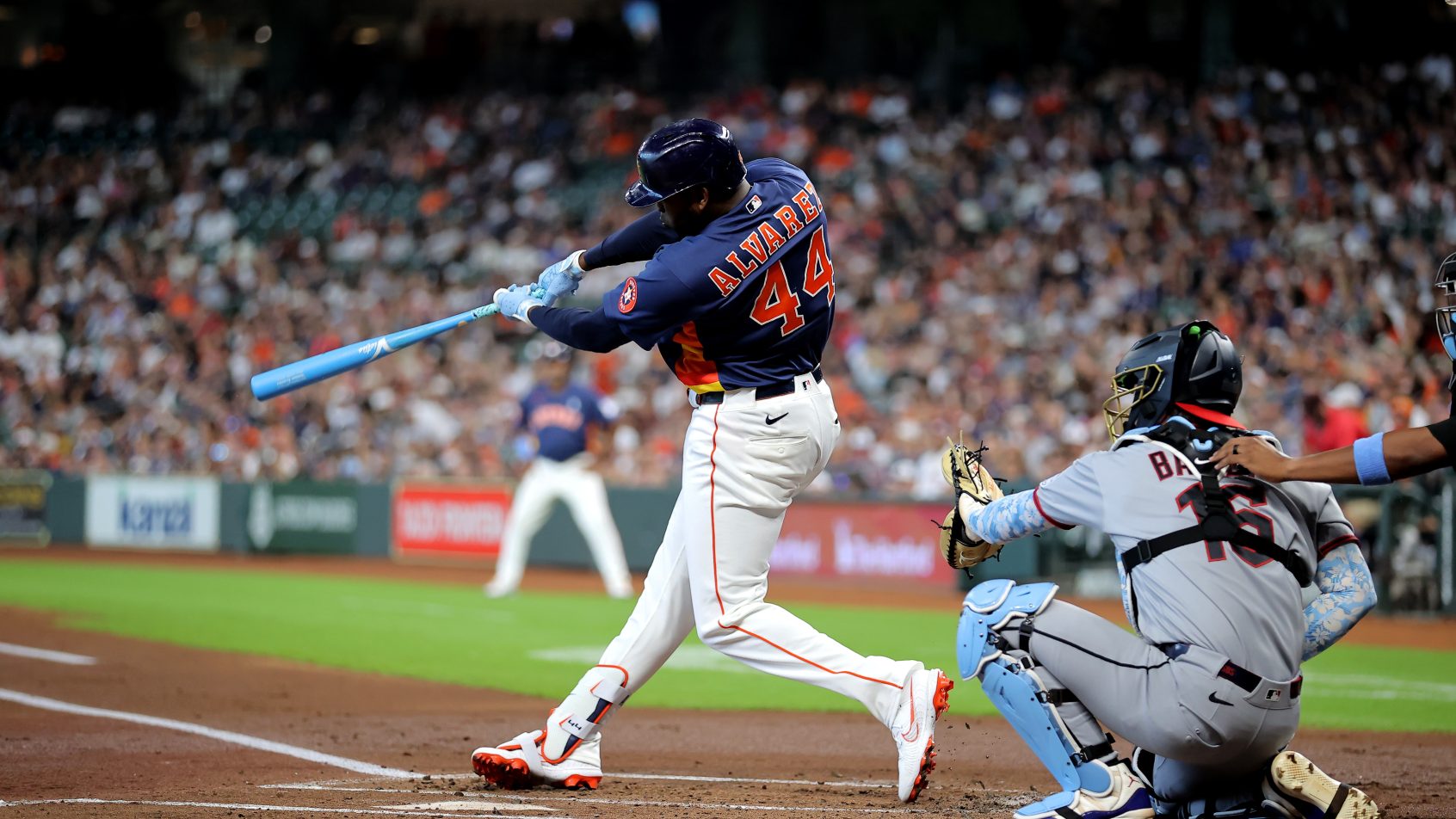Yordan Alvarez swing