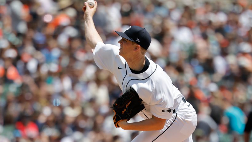 Troy Melton delivers a pitch against the White Sox.