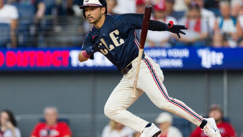 Steven Kwan gets a hit versus the White Sox.