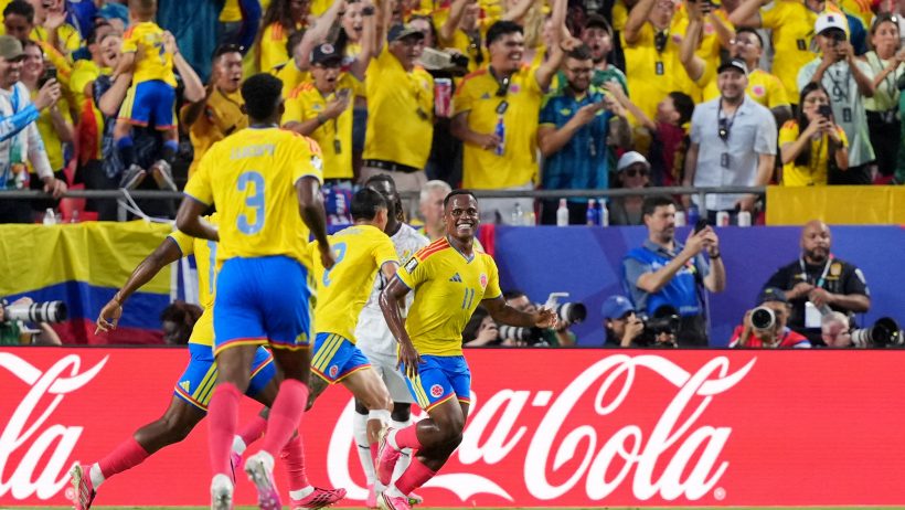 JOHN-ARIAS-CELEBRA-GOL-COLOMBIA-COPA-DO-MUNDO