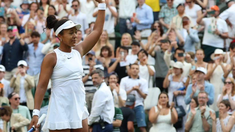 Naomi Osaka waving