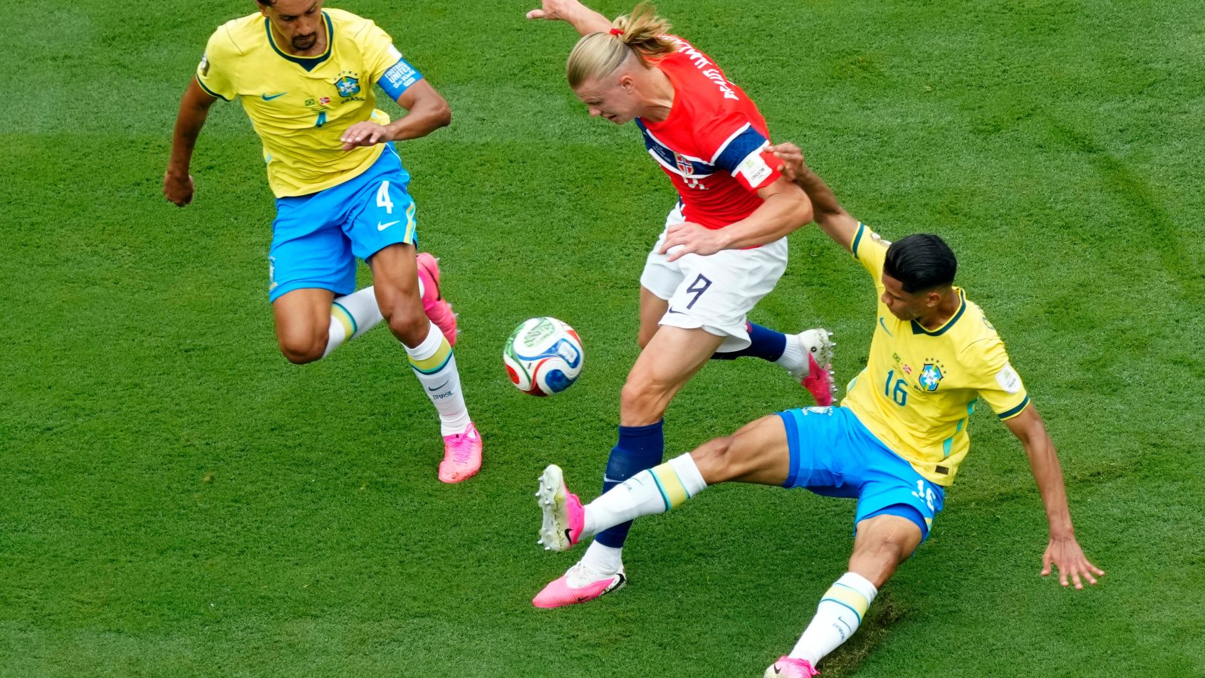 ERLING-HAALAND-NORUEGA-CONTRA-SELECAO-BRASILEIRA-COPA-DO-MUNDO