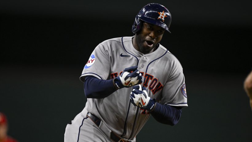 Yordan Alvarez home run trot