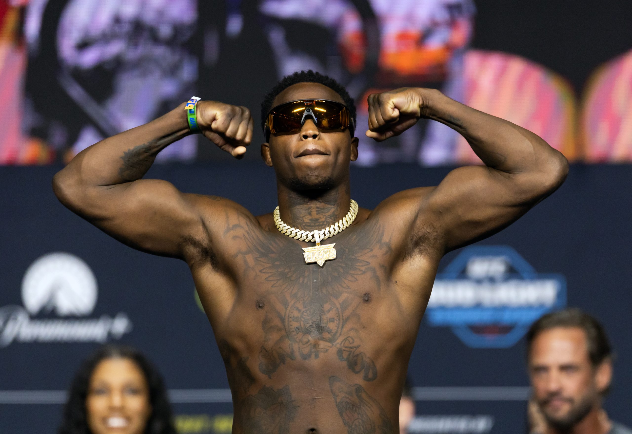 McKinney vs. Green Prediction, Odds & Best Bets for UFC 329