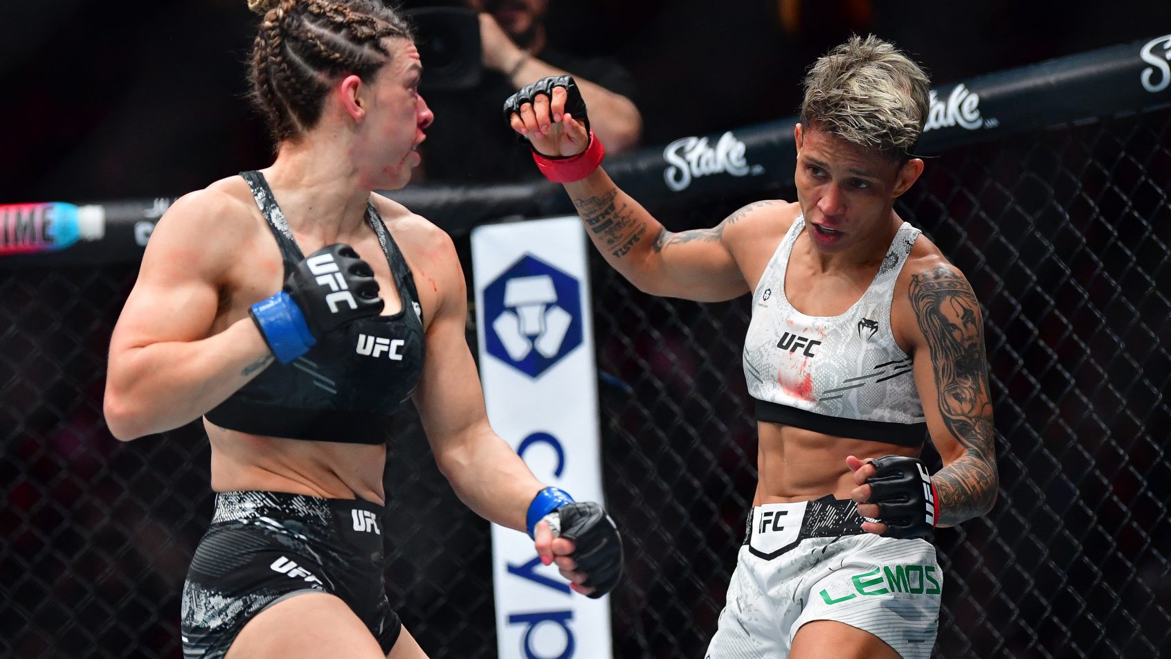 MACKENZIE-DERN-GOLPEIA-AMANDA-LEMOS-UFC-298