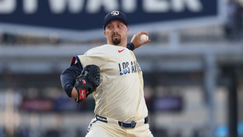 Blake Snell delivers a pitch versus the Braves.