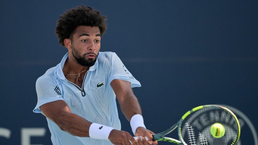 Arthur Fils backhand