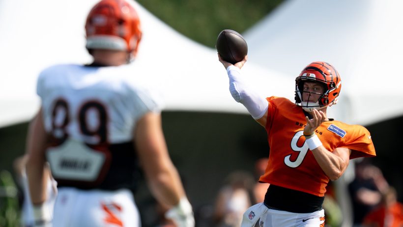 Joe Burrow throwing pass at practice