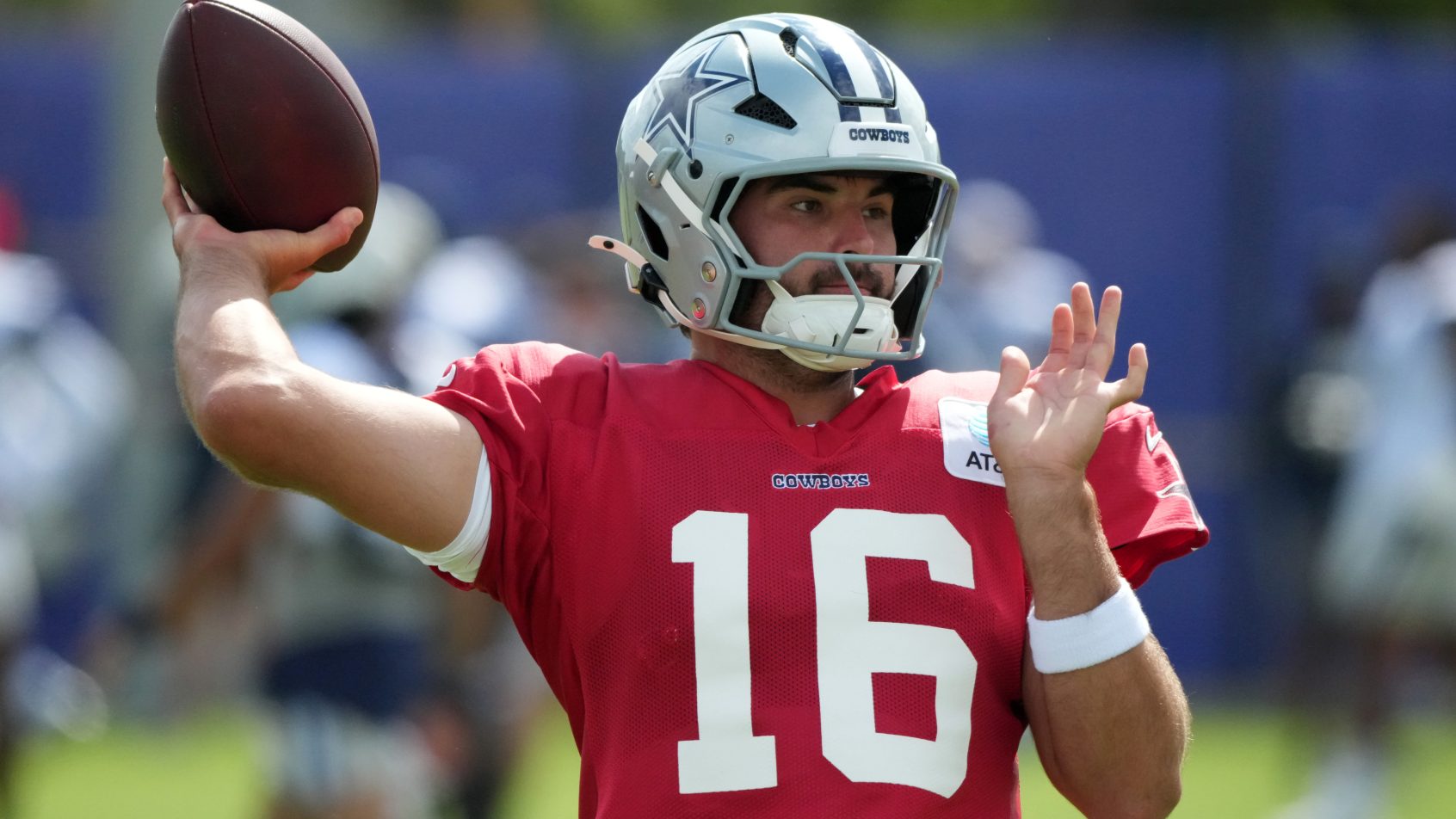 Sam Howell fires a pass during Cowboys Training Camp.