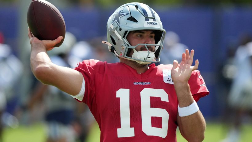 Sam Howell fires a pass during Cowboys Training Camp.