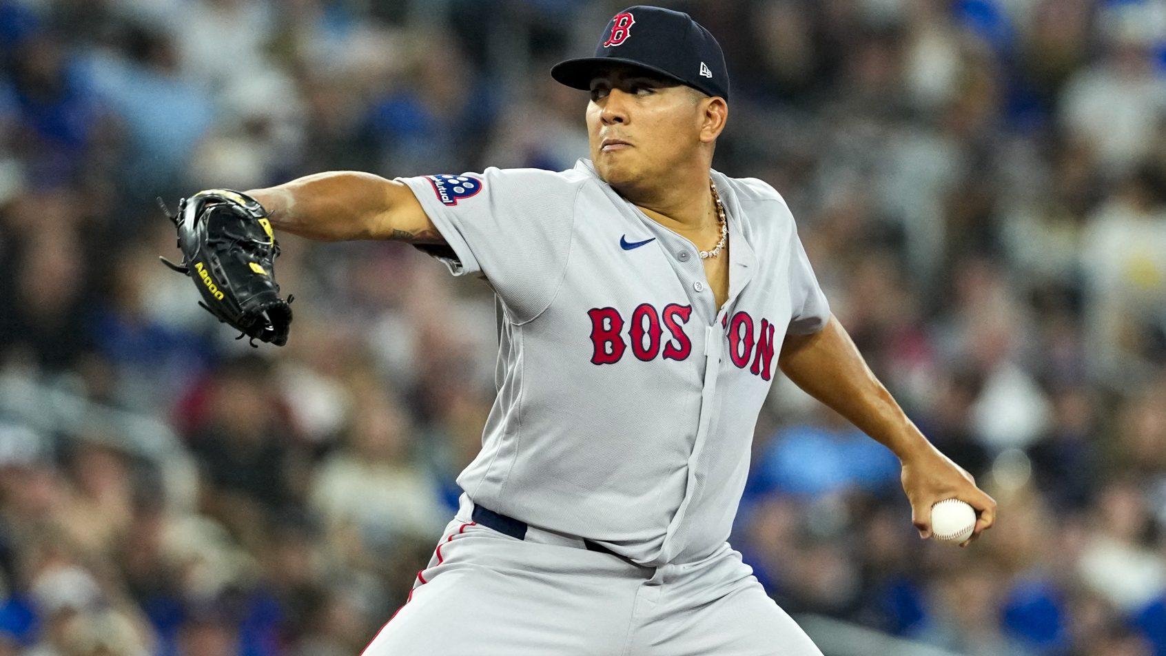 Ranger Suarez throws pitch