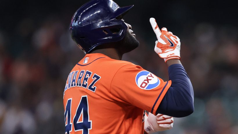 Yordan Alvarez pointing up