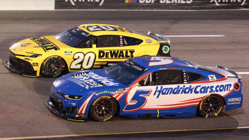 Kyle Larson and Christopher Bell on-track in Richmond (2026).