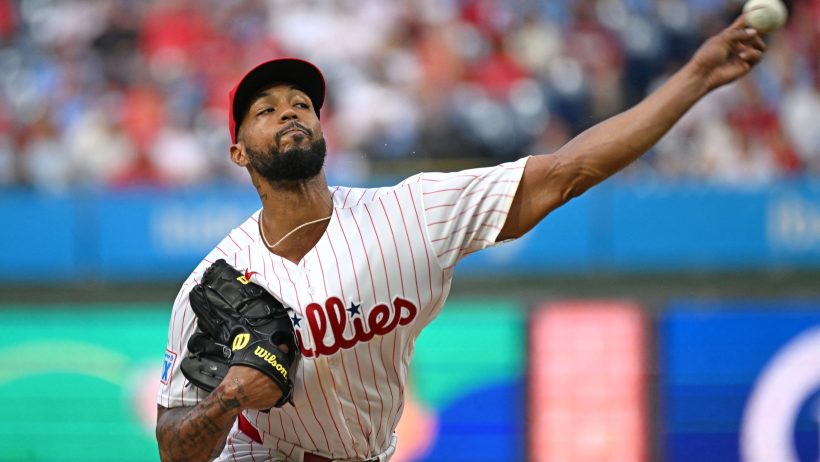 Cristopher Sanchez delivers a pitch vs the Marlins.