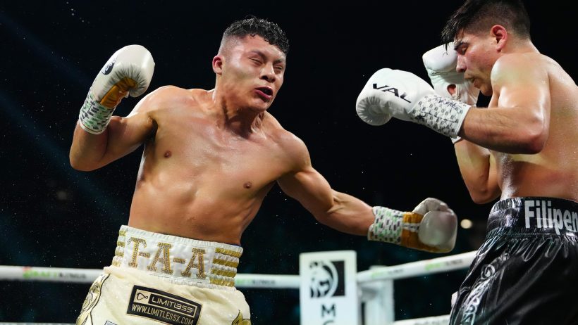 Jul 19, 2025; Las Vegas, Nevada, USA; Isaac Cruz fights Omar Salcido at MGM Grand Garden Arena. Mandatory Credit: Stephen R. Sylvanie-Imagn Images