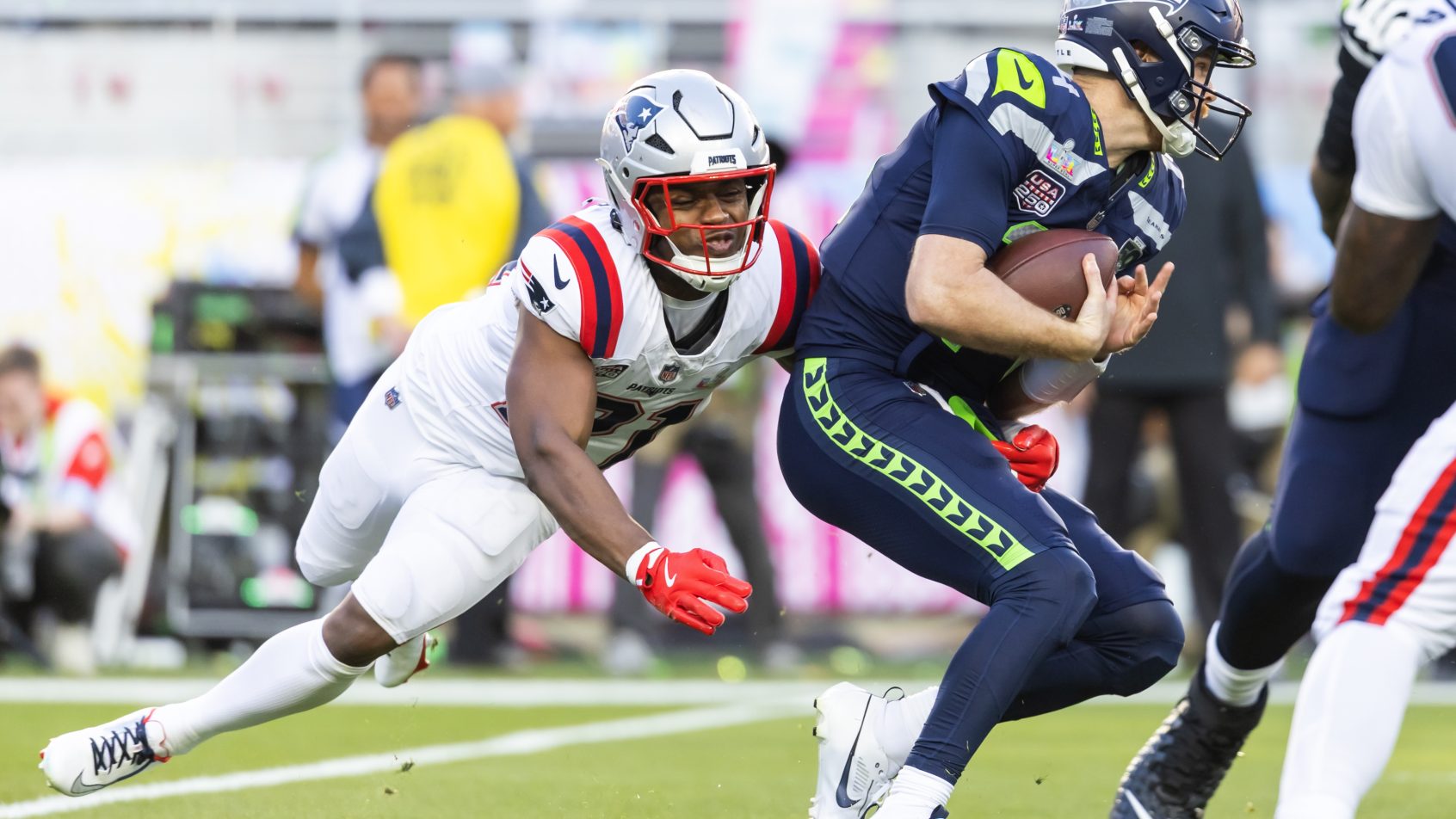 SAM-DARNOLD-QUARTERBACK-DO-SEATTLE-SEAHAWKS-CONTRA-NEW-ENGLAND-PATRIOTS-NO-SUPER-BOWL-LX