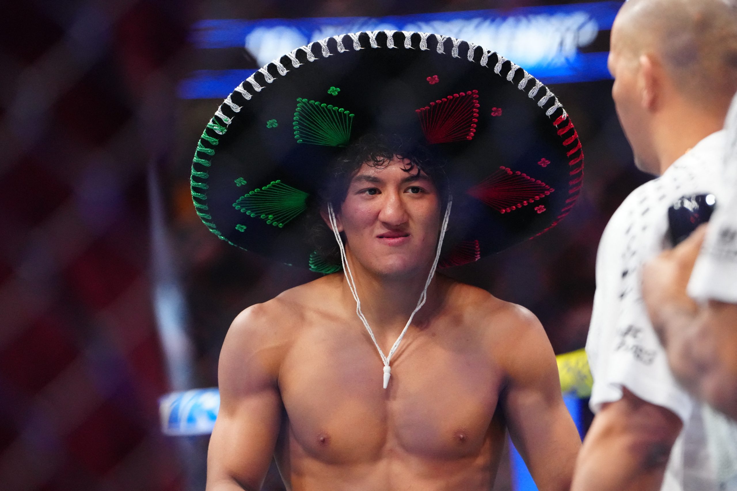 UFC Vegas 121 Main Card Predictions, Picks & Odds: Rosas Jr. vs Barcelos