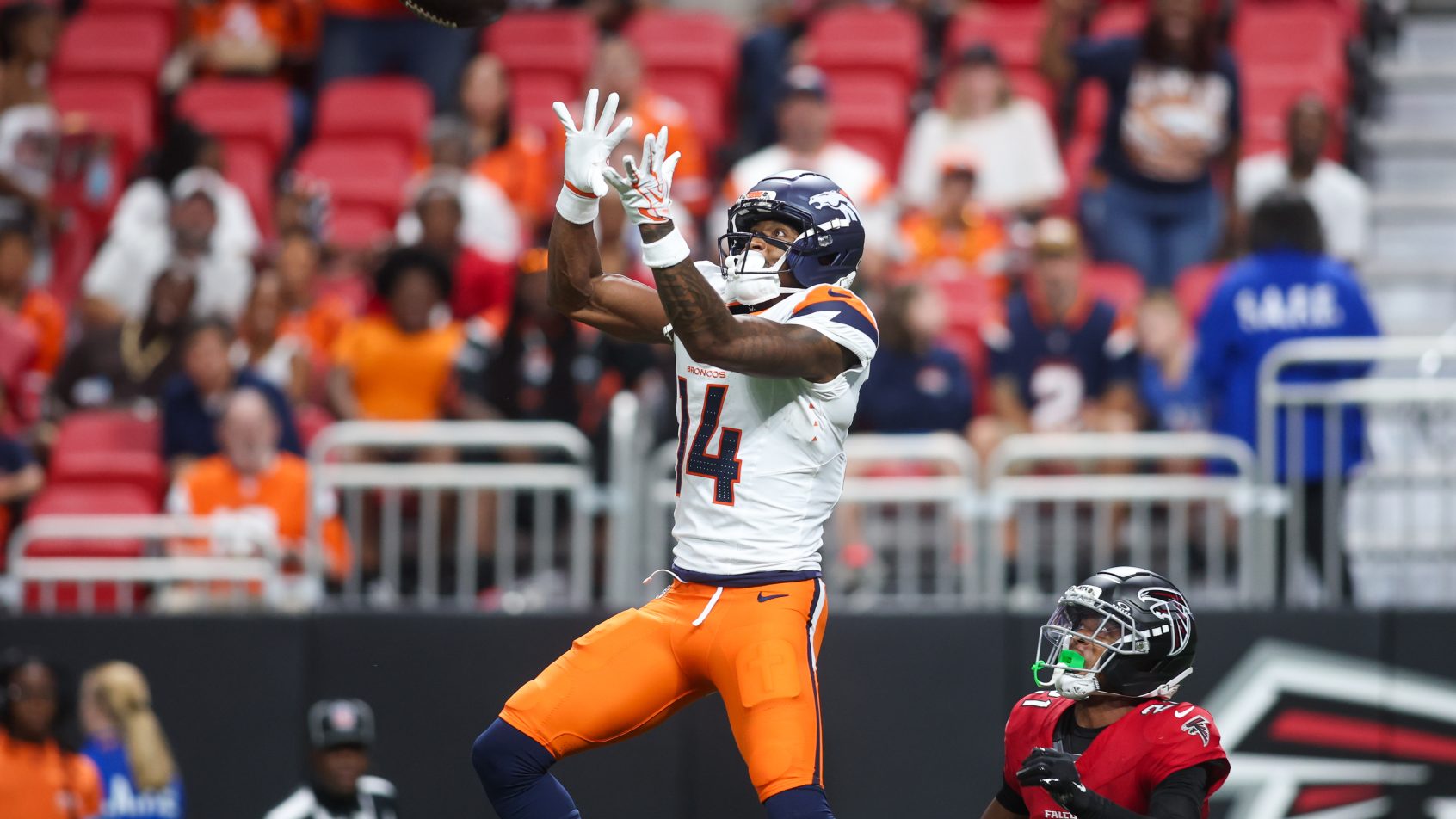 Courtland Sutton taking in a pass