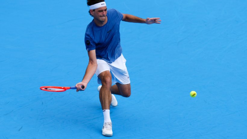 Alex Michelsen forehand return