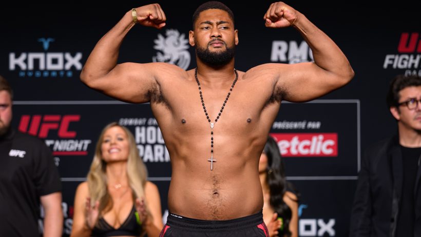 Mario Pinto weighs in prior to the UFC Paris Prelims.
