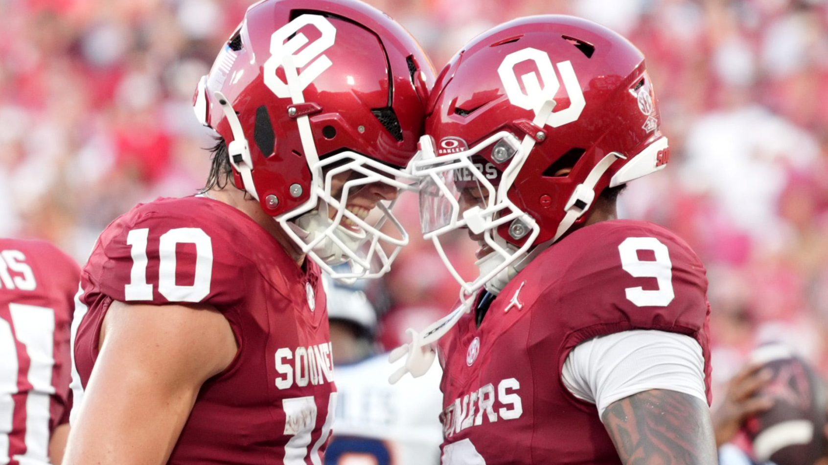 Oklahoma celebrates a touchdown against UTEP.