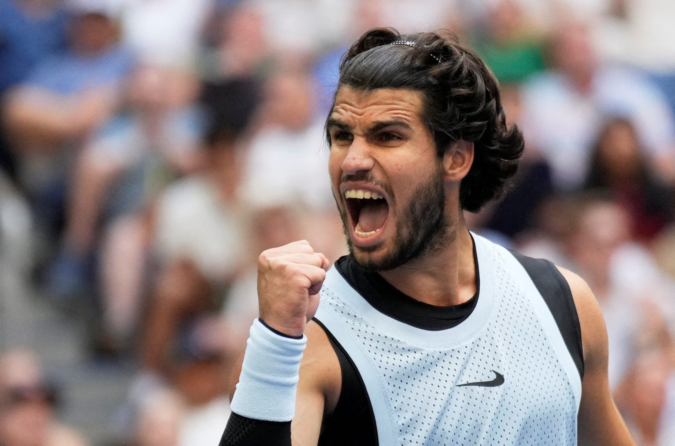 Alcaraz vs Shelton Predictions, Picks & Odds