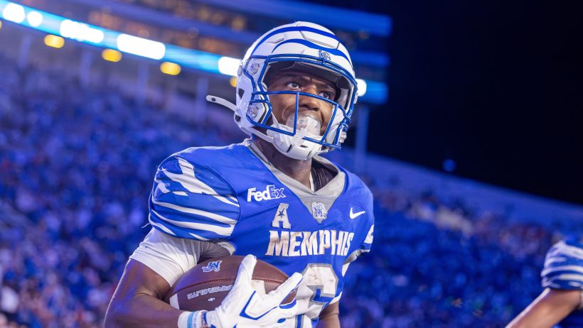 Jaylin Carter celebrates a Memphis touchdown.