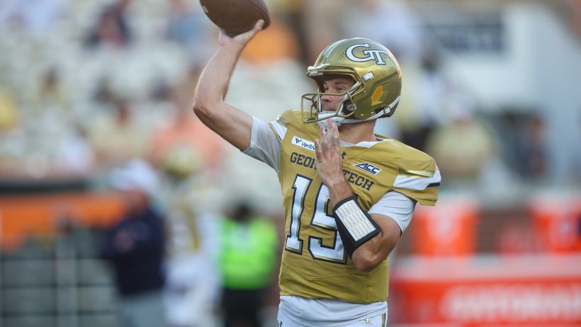 Alberto Mendoza playing for Georgia Tech in the 2026 college football season.