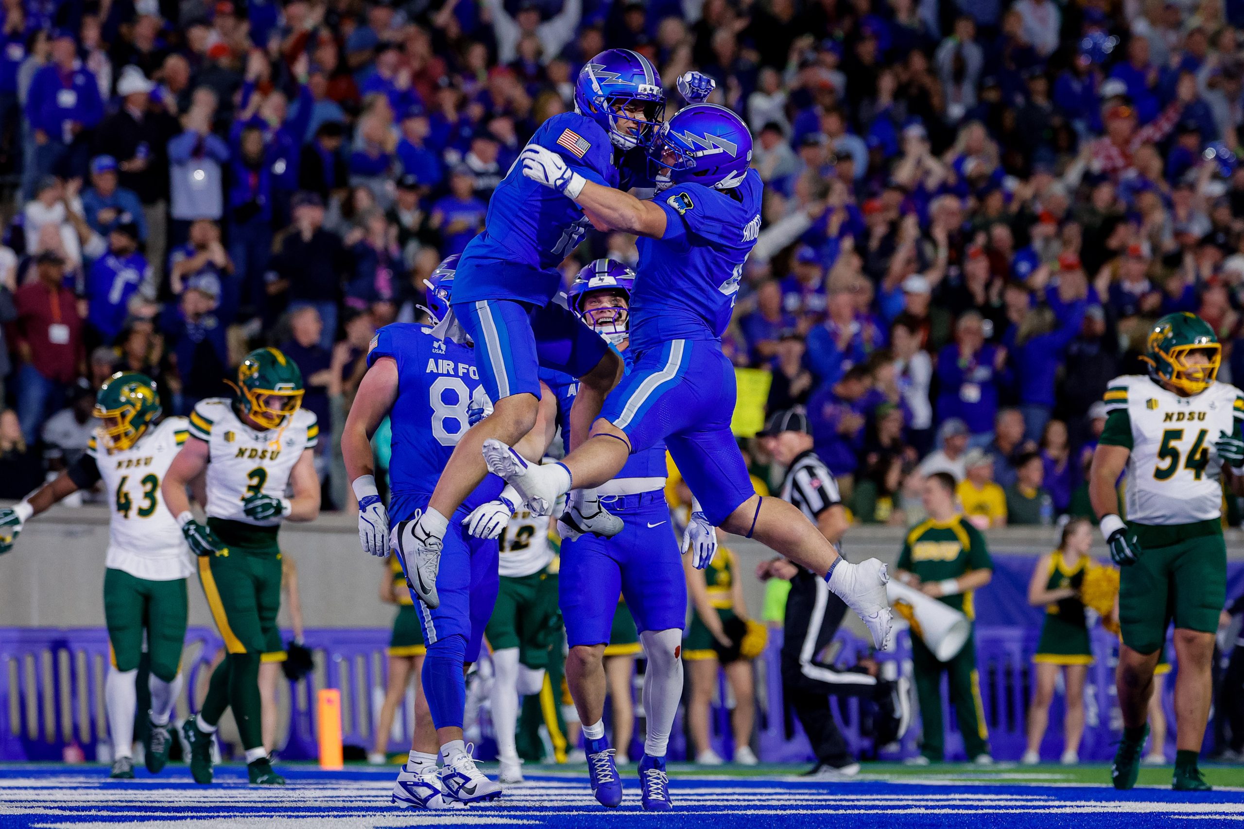Air Force vs Nevada Prediction, Odds & Late-Night CFB Picks