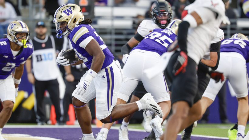 Ansu Sanoe scored a TD vs Eastern Washington.