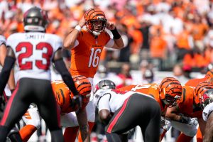 Pronรณsticos NFL Semana 3: Picks contra el Spread y Altas/Bajas