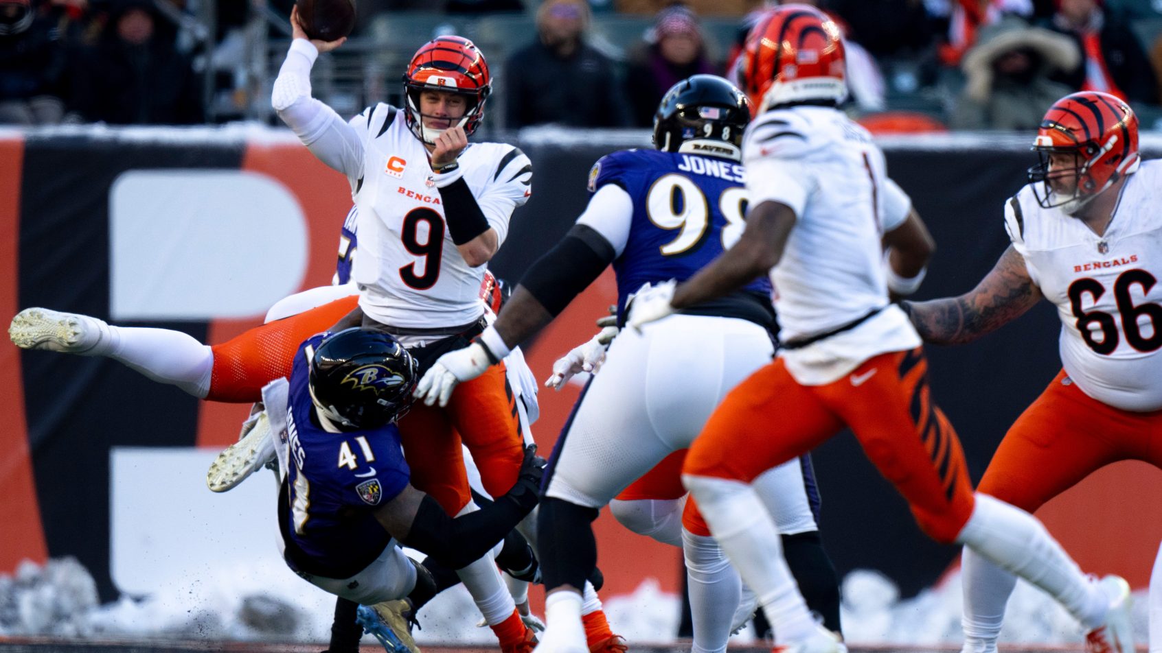 Joe Burrow throws a pass.