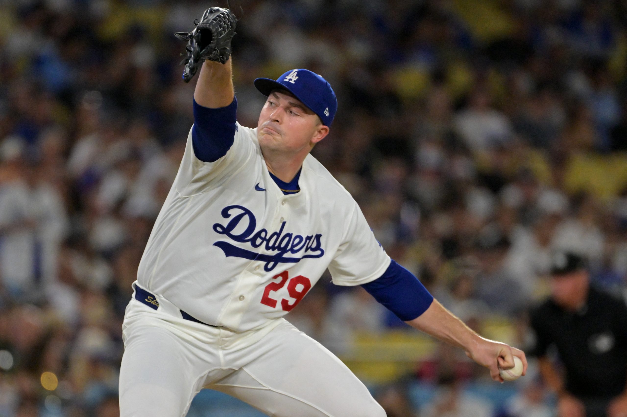 Braves vs Dodgers Predictions, Picks & Betting Splits (Game 1)