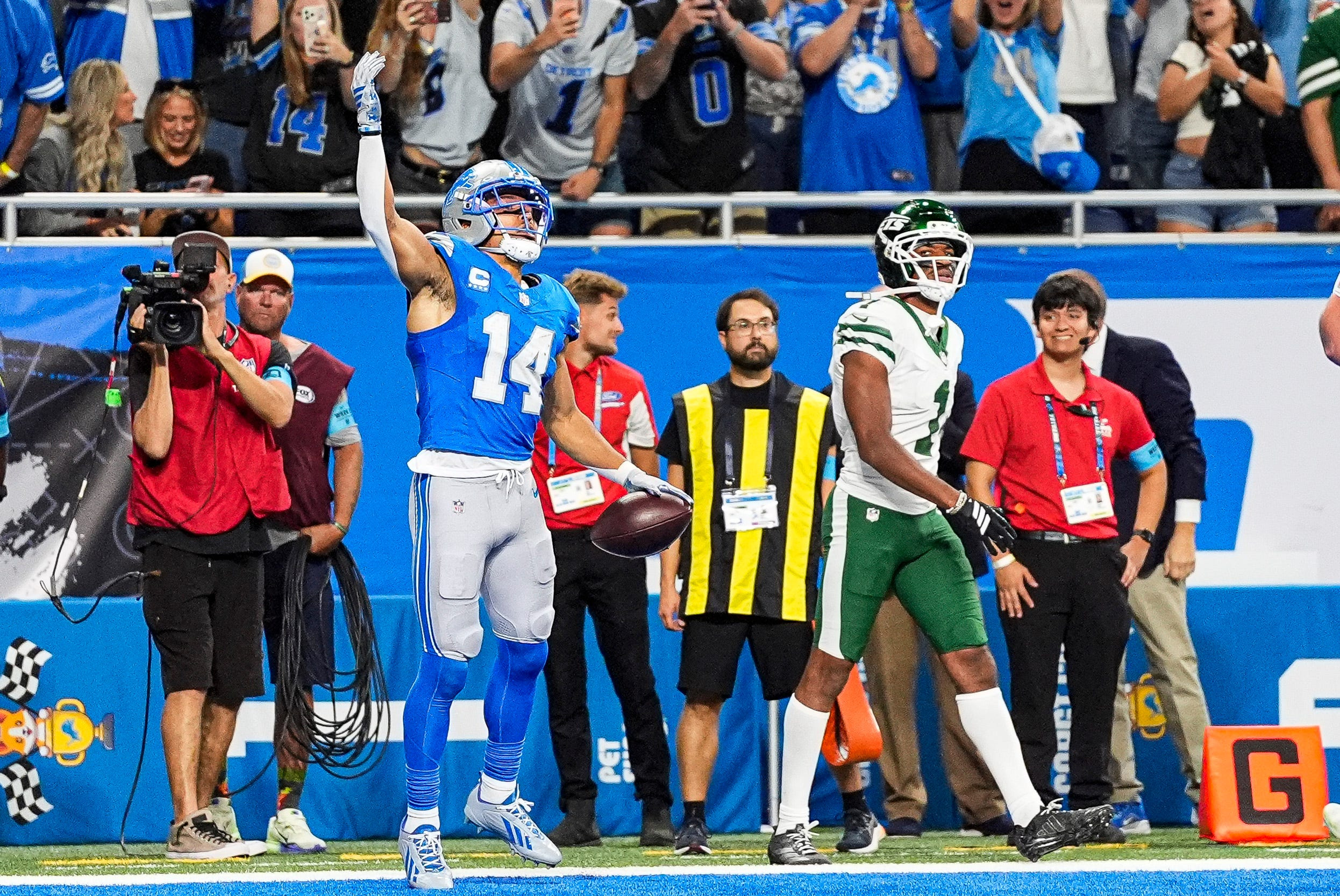 Selecciones finales y probabilidades finales para Lions vs Panthers en SNF (4 de octubre)