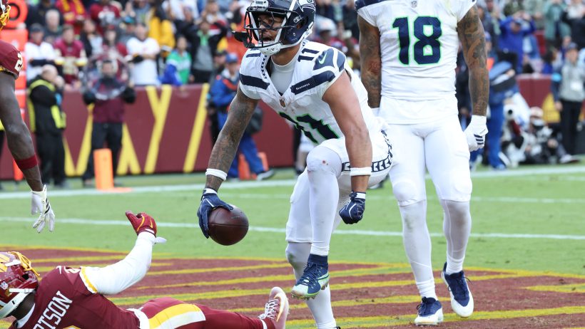 Jaxon Smith-Njigba celebrating a touchdown