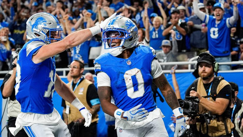 Jahmyr Gibbs celebrates one of his 3 touchdowns versus the Jets.