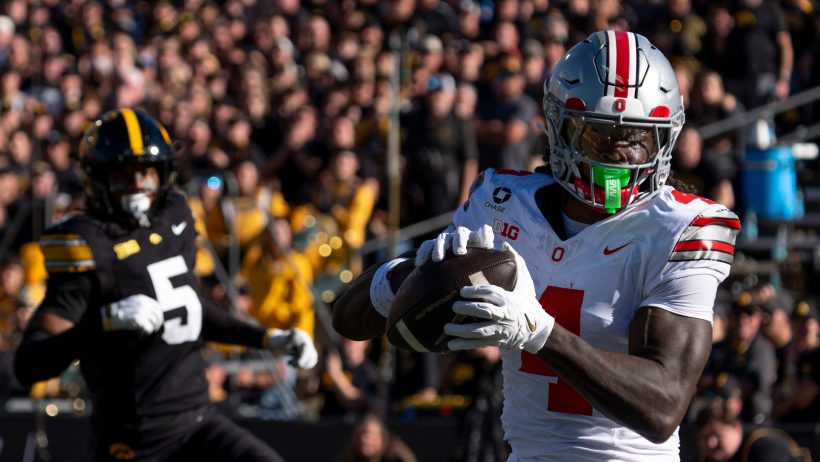 Jeremiah Smith hauls in a catch vs Iowa.